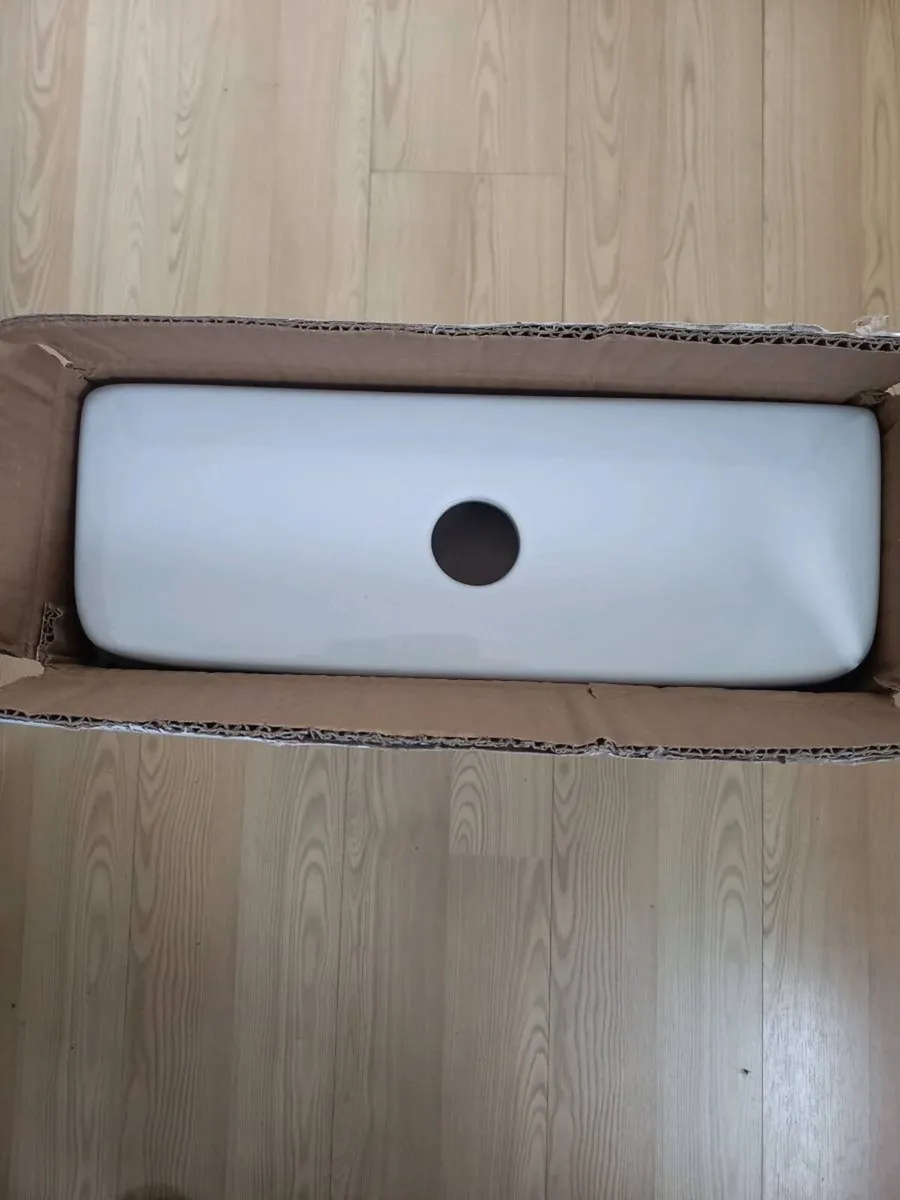 COMPLETE BRAND NEW ETON TOILET SEAT - Image 4