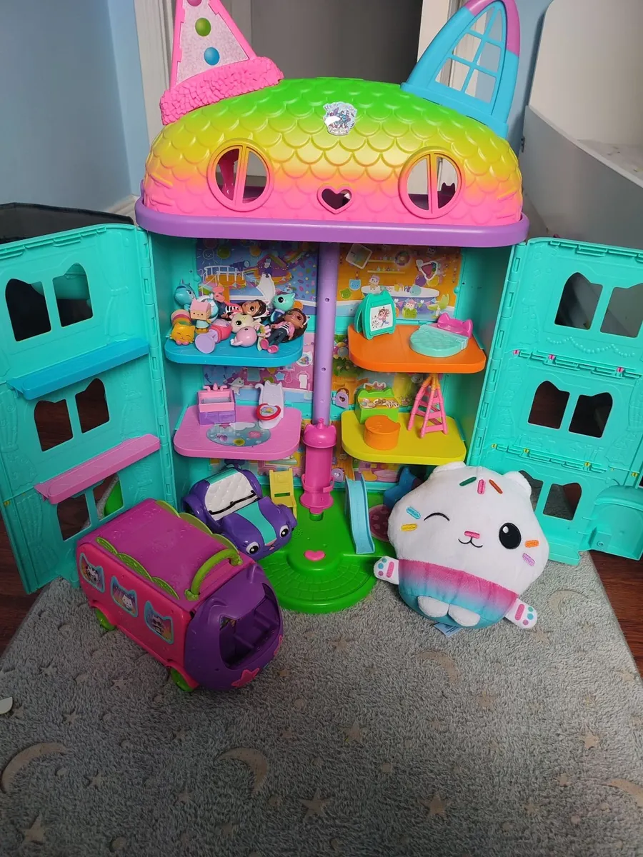 Gabby's Celebration Dollhouse - Image 1