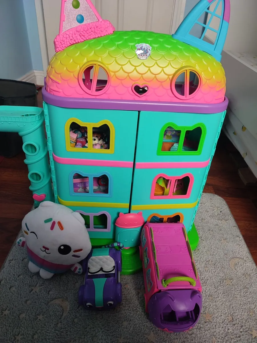 Gabby's Celebration Dollhouse - Image 2