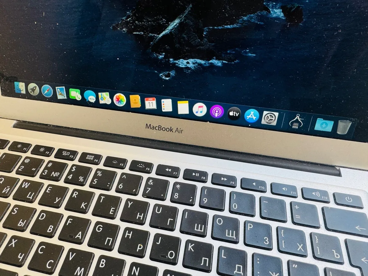 Apple MacBook air Core i5. Perfect Condition - Image 2