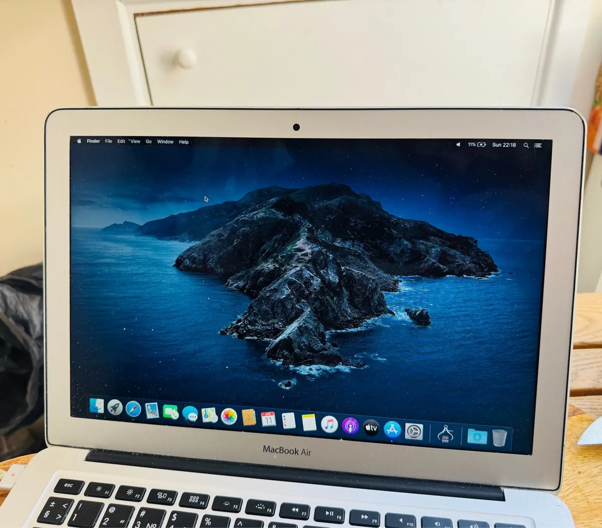 Apple MacBook air Core i5. Perfect Condition - Image 3