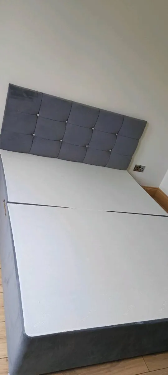Bed - Image 1