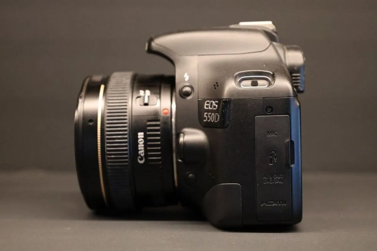 Canon Eos 550d (+lenses) - Image 4
