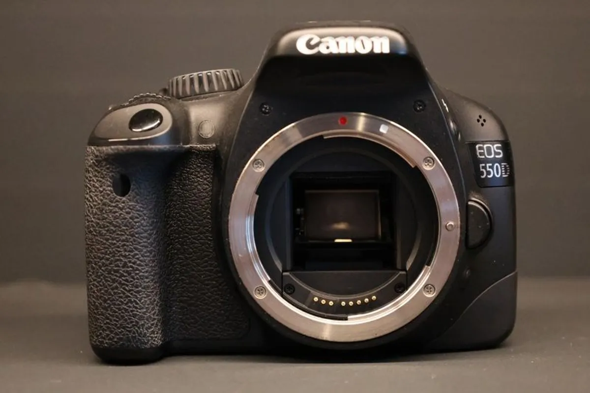 Canon Eos 550d (+lenses) - Image 1