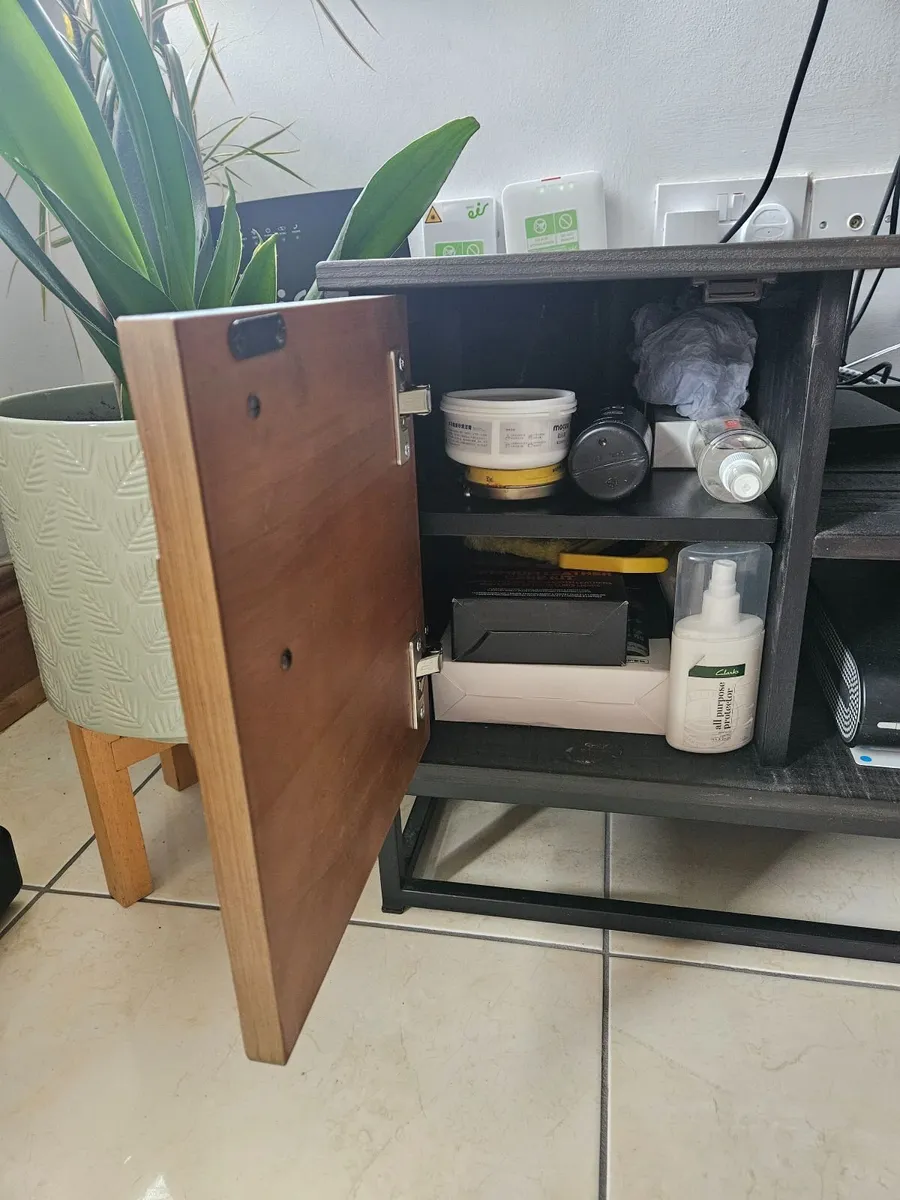 TV Unit - Image 2