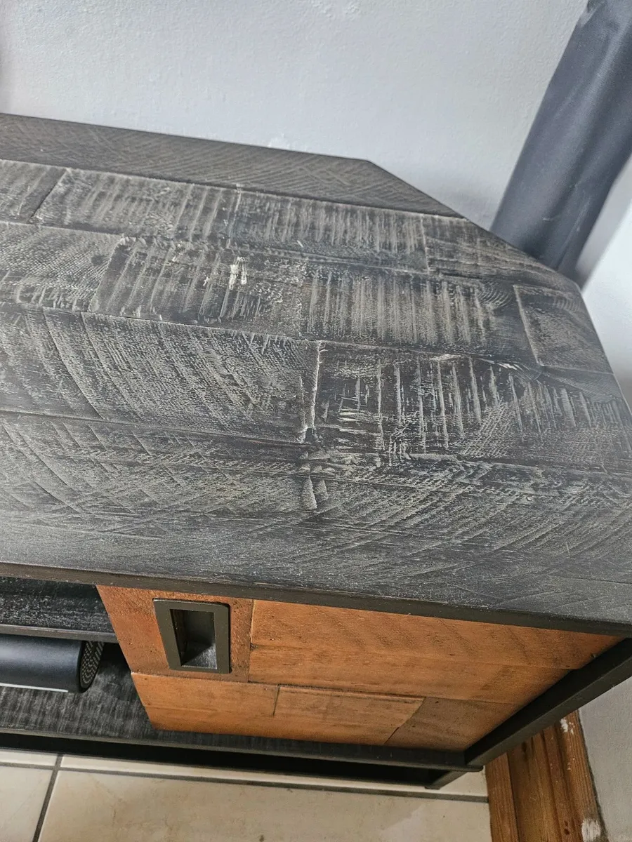 TV Unit - Image 4