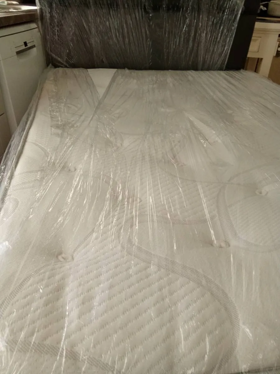 Double bed - Image 3