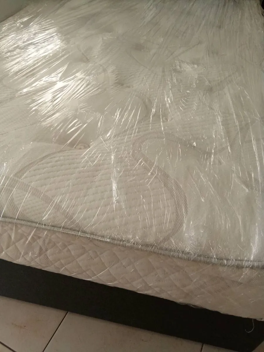 Double bed - Image 4
