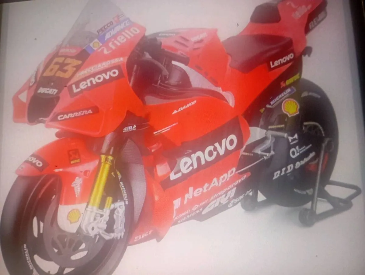 MAISTO -DUCATI LENOVO MOTO GP RACING  MOTORCYLE - Image 2