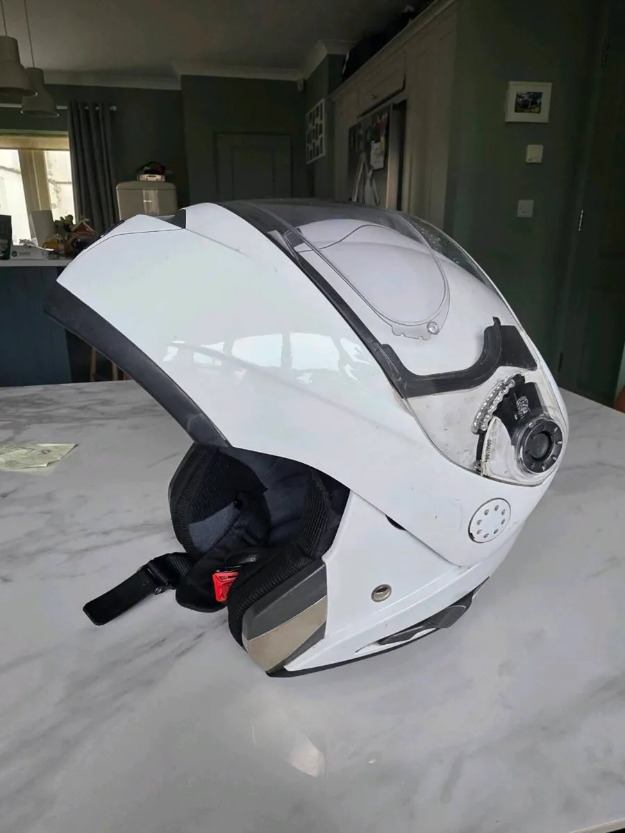 Motorcycle Helmet - Image 2
