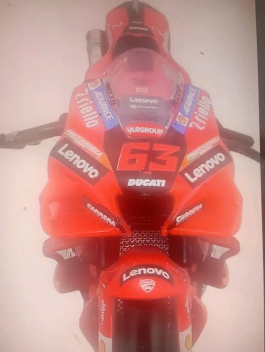 MAISTO -DUCATI LENOVO MOTO GP RACING  MOTORCYLE - Image 4