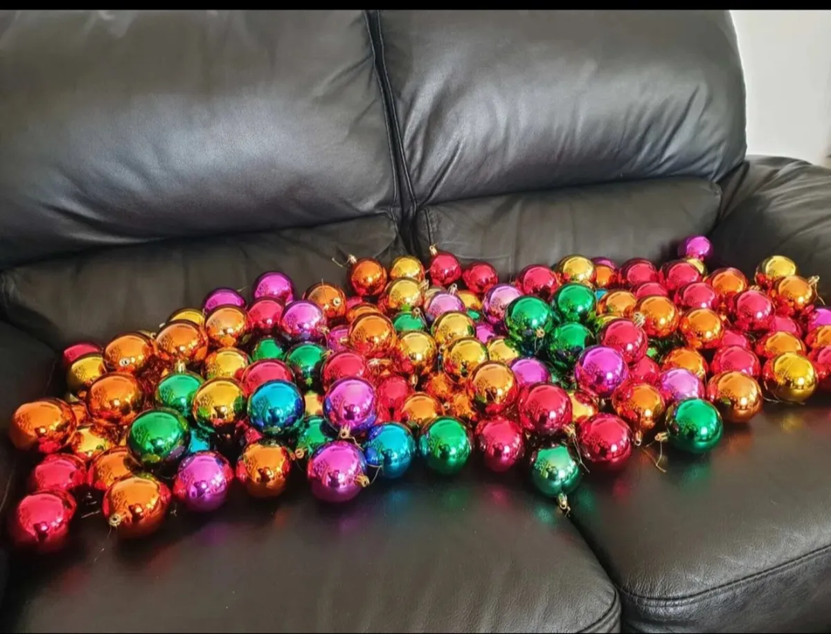 221 Christmas baubles - Image 1