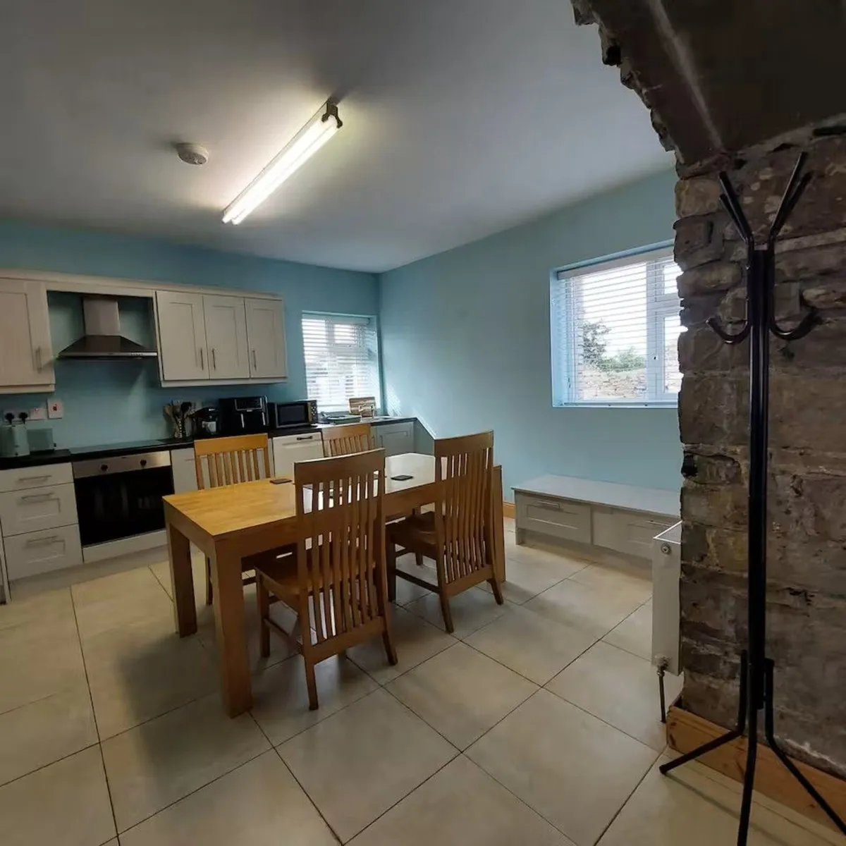 Short-Term 2-Bed House Rental-€150/week - Image 2