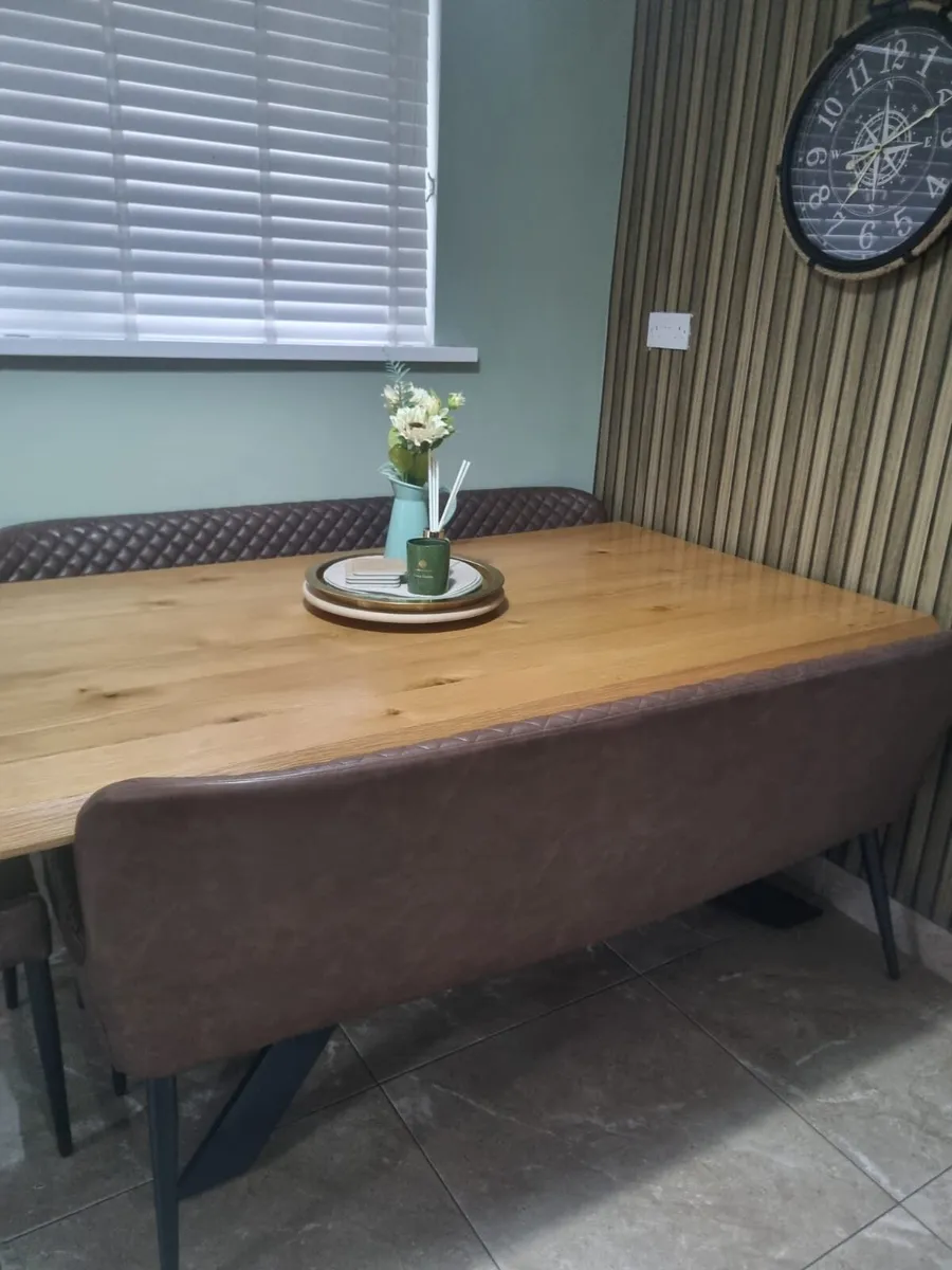 Kitchen table and chairs - Image 2