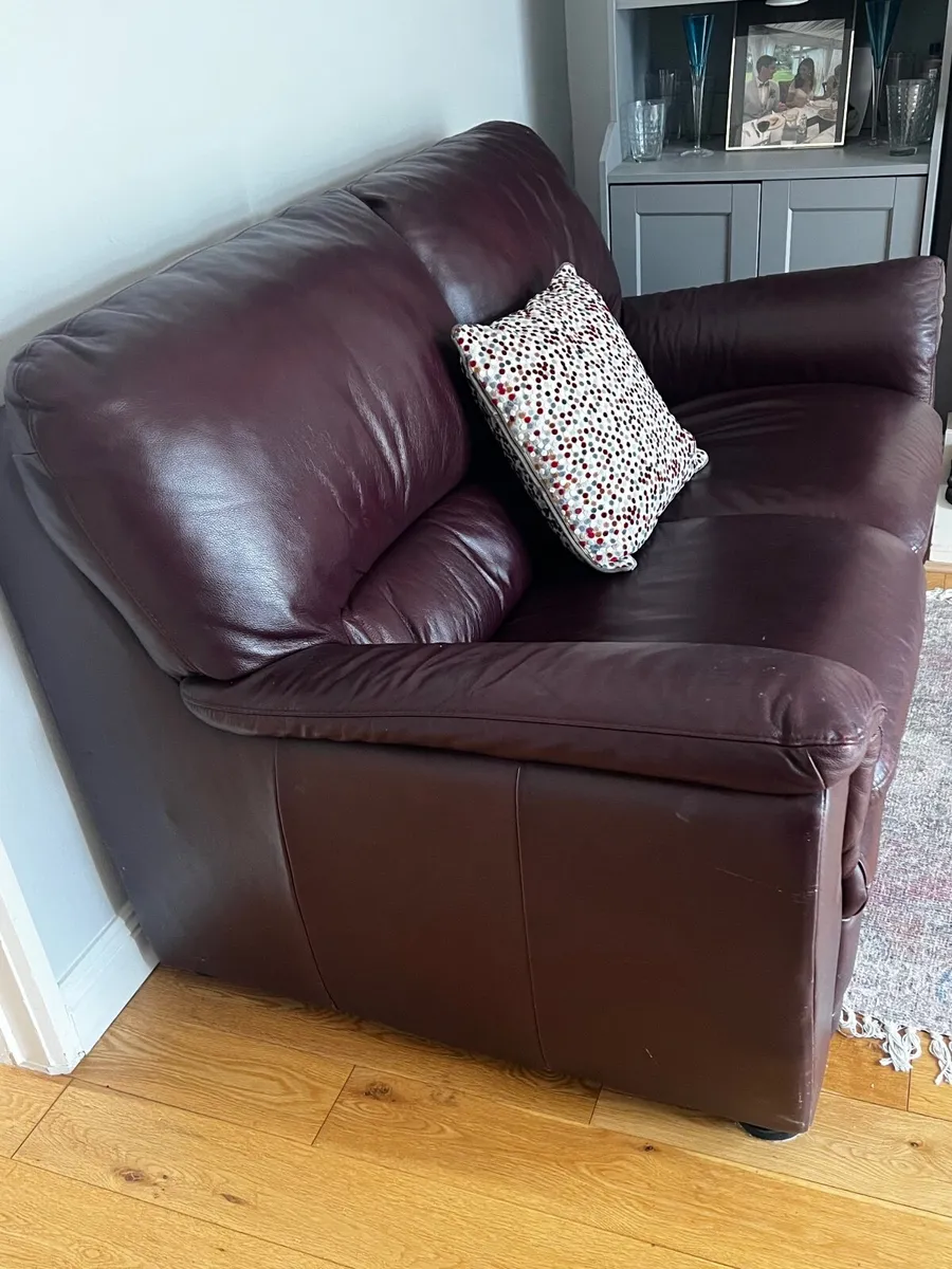 2 Seater Leather Couch - Image 3