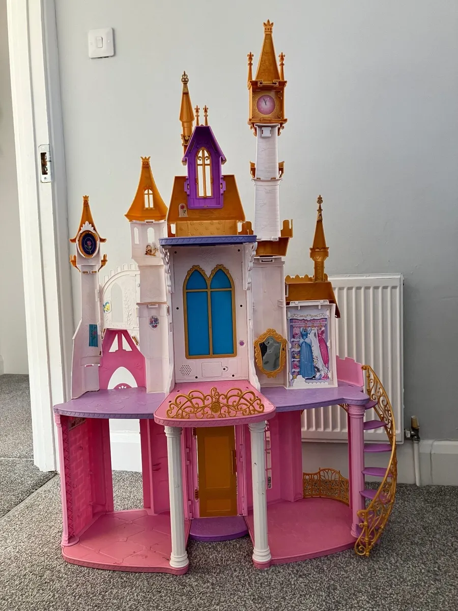Disney Princess Castle - Image 2