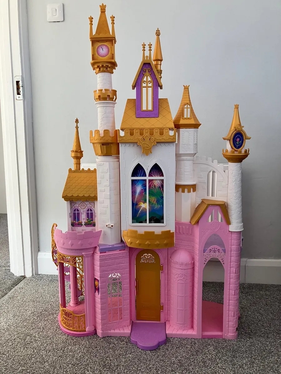 Disney Princess Castle - Image 1