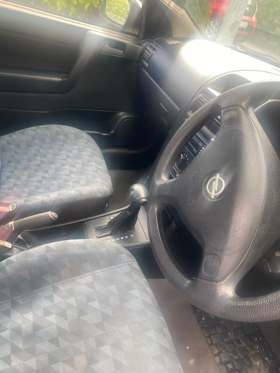 Opel Astra - Image 4