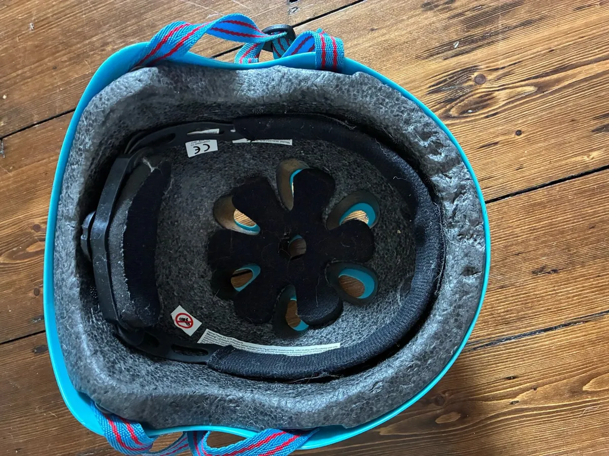 Micro Scooter helmet - Image 4