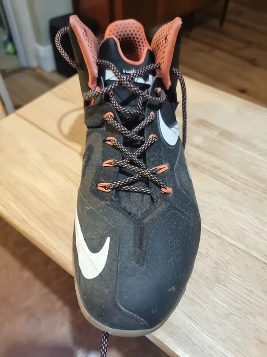 Nike LeBron  11 Elite Black/Gold Basketball Shoes 642846-002 UK 12/EU 47.5/US 13 - Image 2