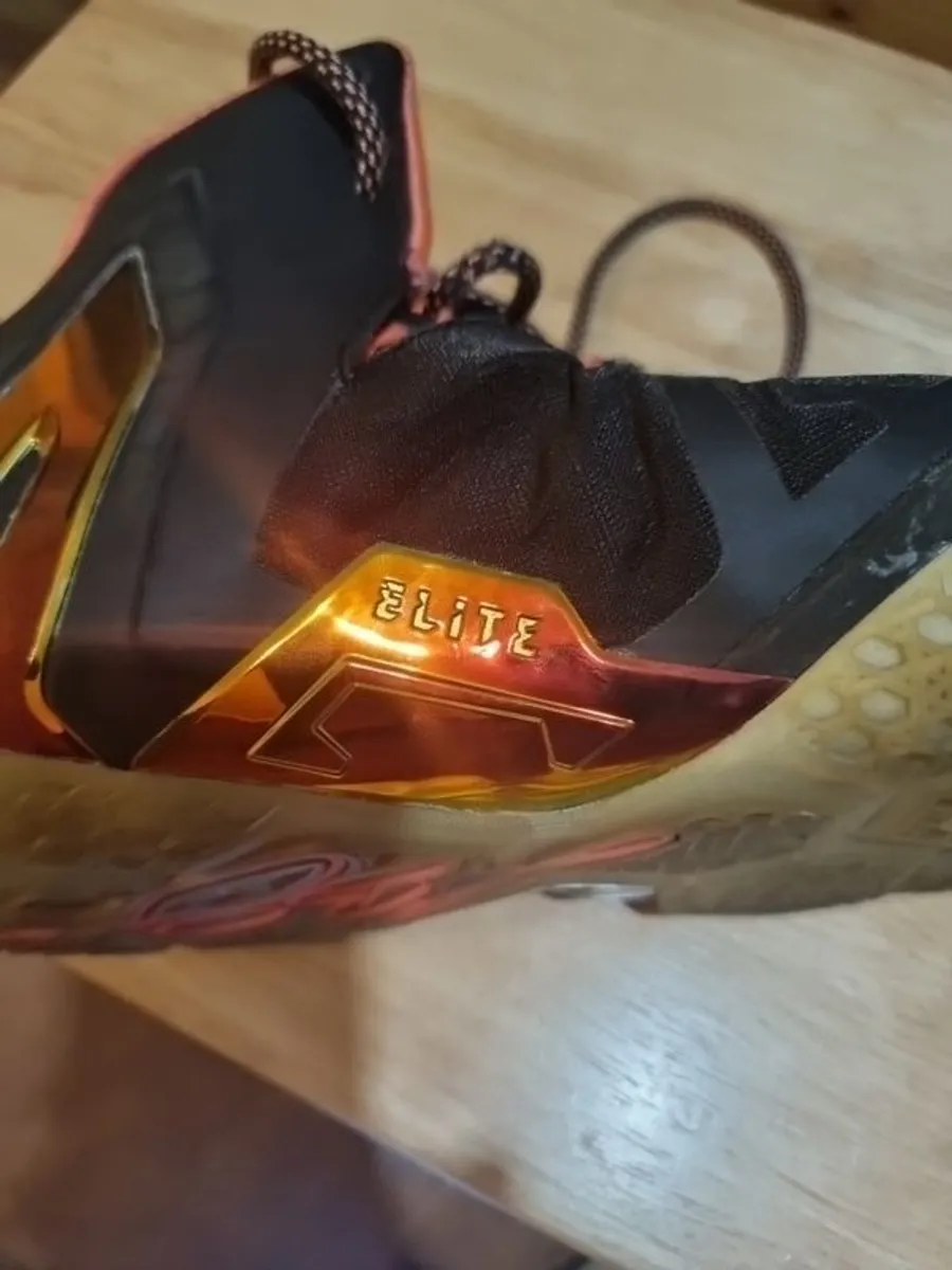 Nike LeBron  11 Elite Black/Gold Basketball Shoes 642846-002 UK 12/EU 47.5/US 13 - Image 4