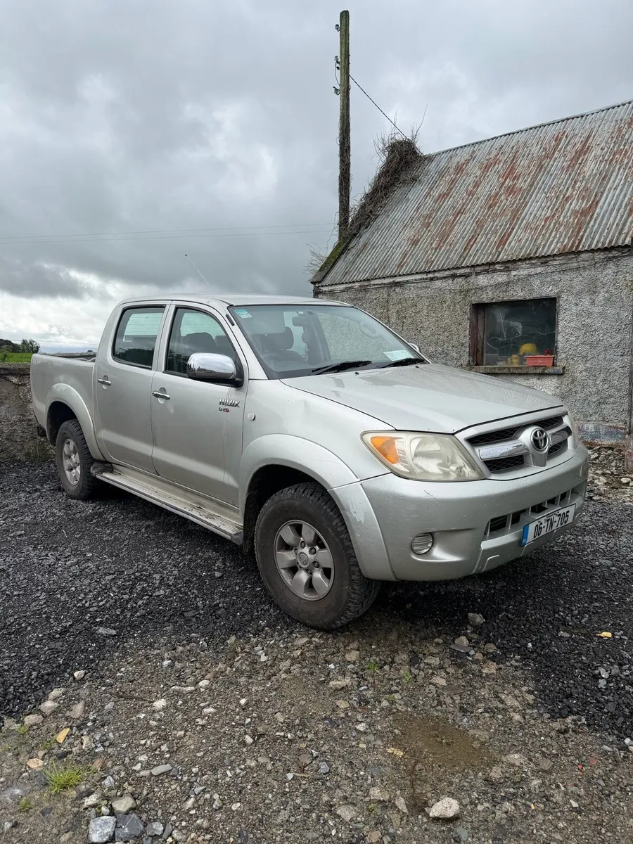 Toyota Hilux - Image 2