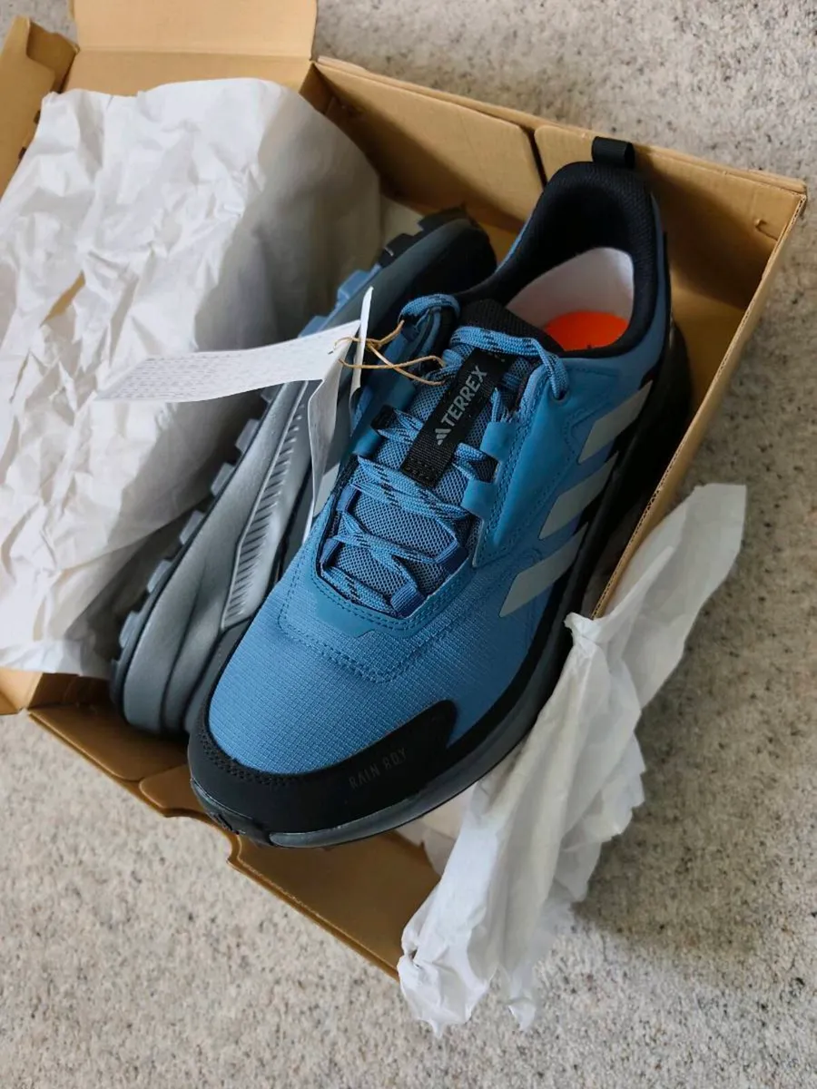 Adidas Terrex size 10.5 - Image 3