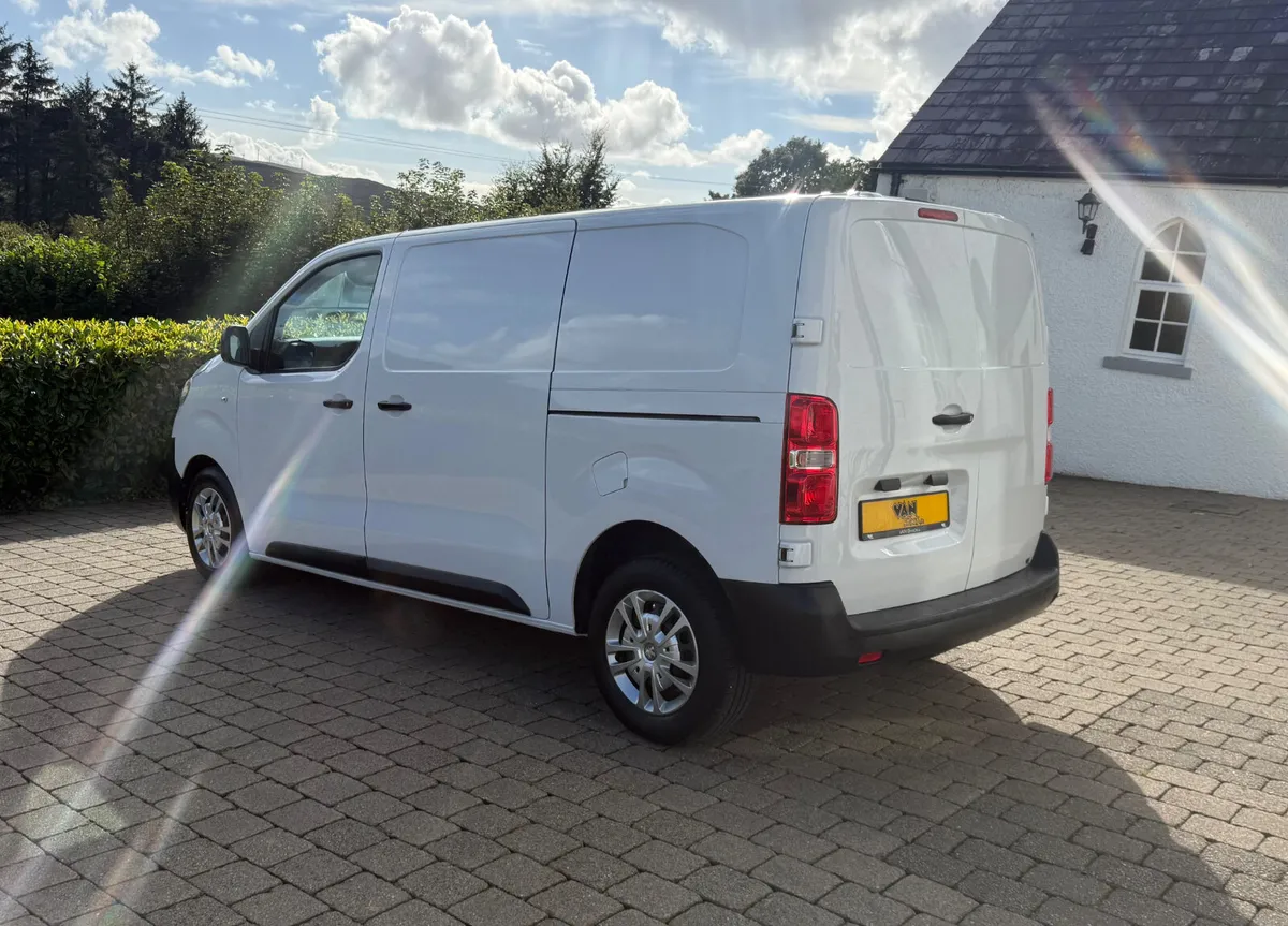 2023 (232reg) Citroen Dispatch Enterprise 120bhp - Image 4