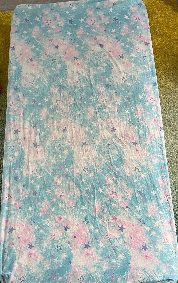 Bed and mattress - Image 2