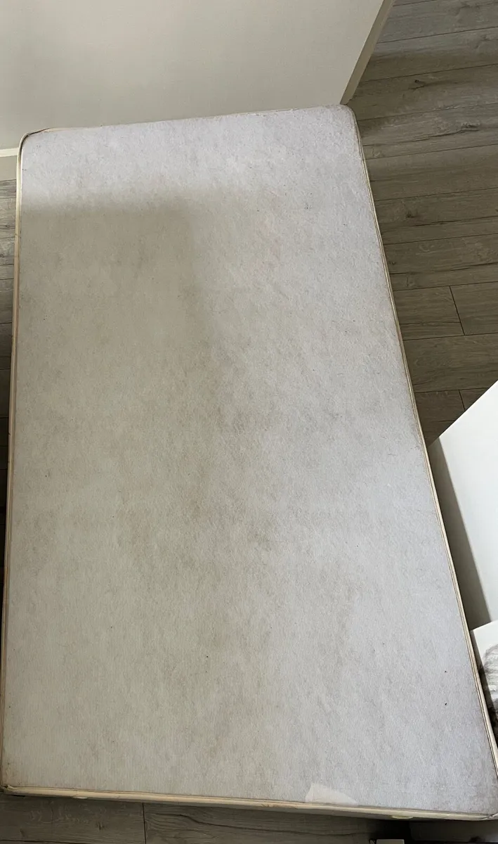 Bed and mattress - Image 1