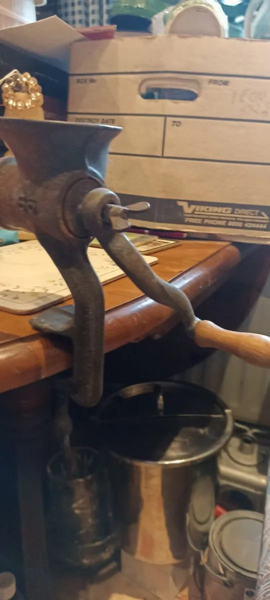 Old Hand Operated Mincer - Image 3
