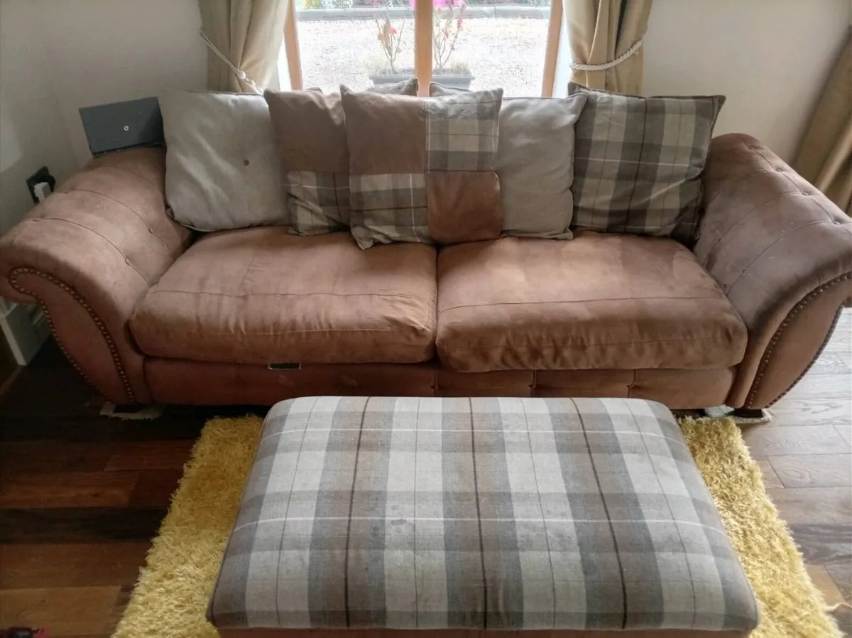 4 Seater Sofa & Armchair - Image 1