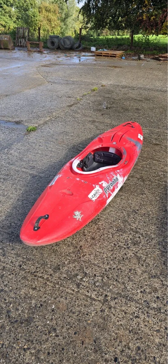 Karnali Kayak Size (M) + Paddle - Image 1