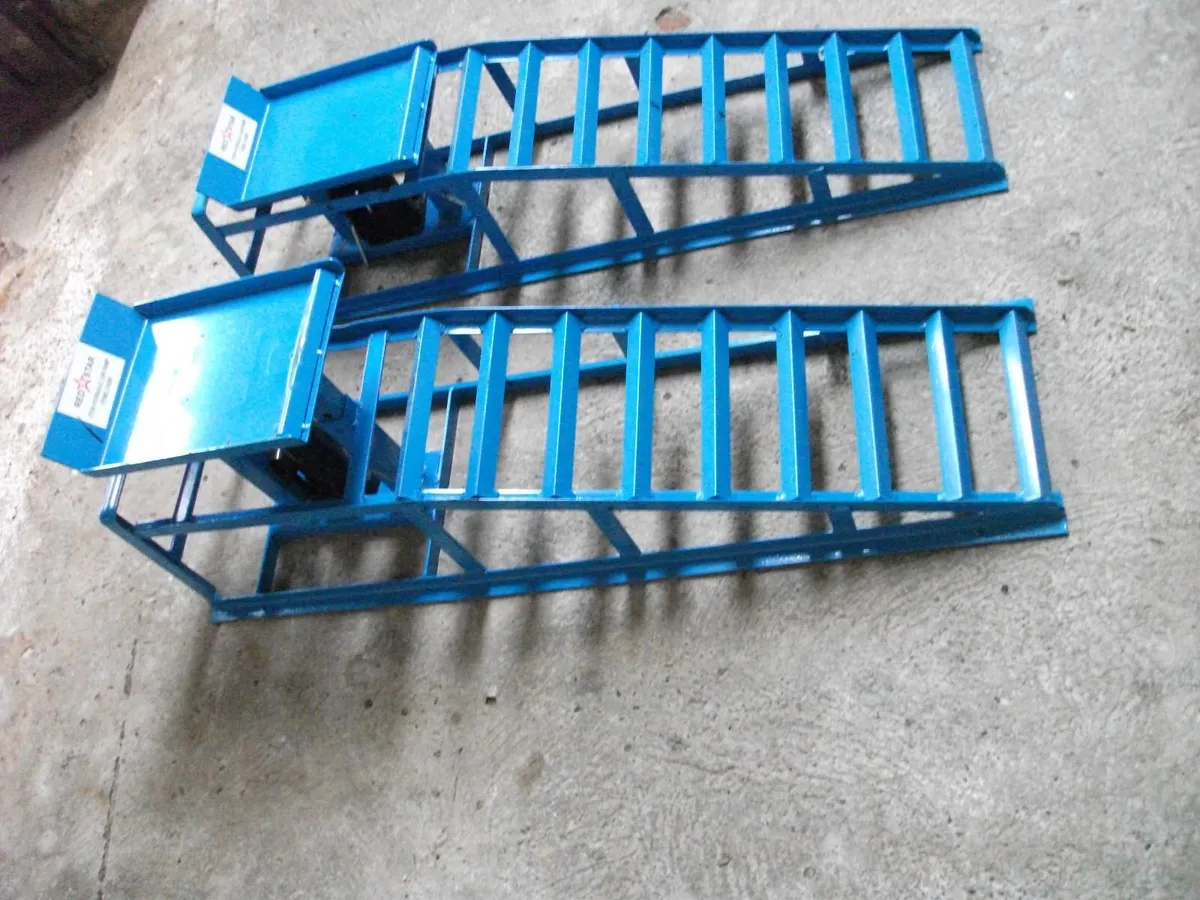 2ton Hydraulic Car Ramps - Image 3
