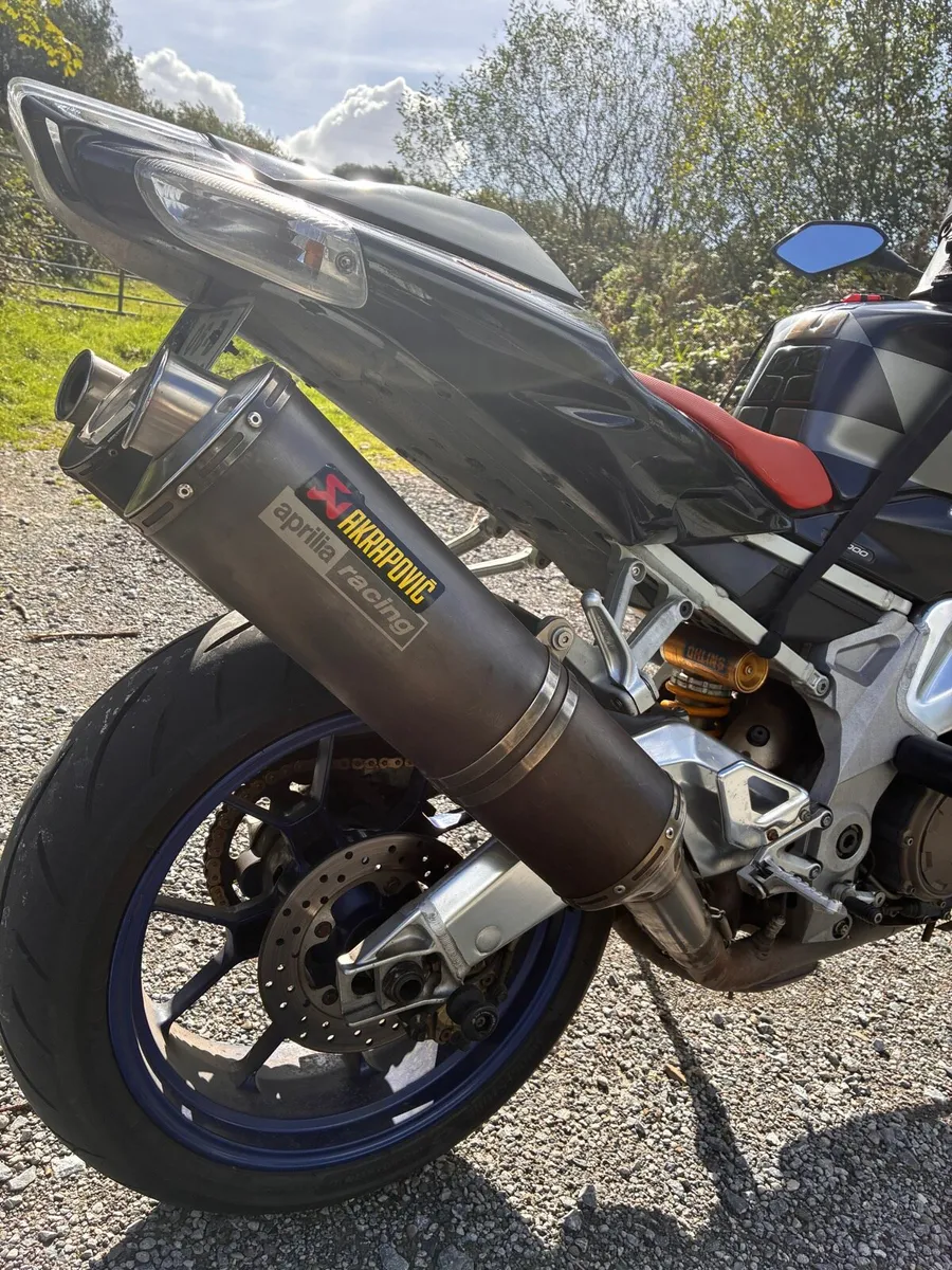 Aprilia Tuono R - Image 2