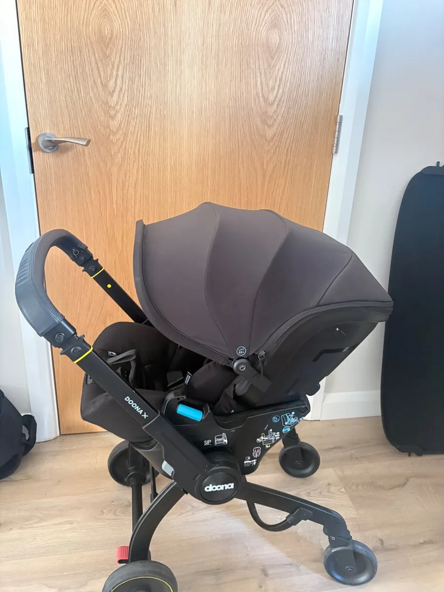DOONA X & ISOFIX - Image 1