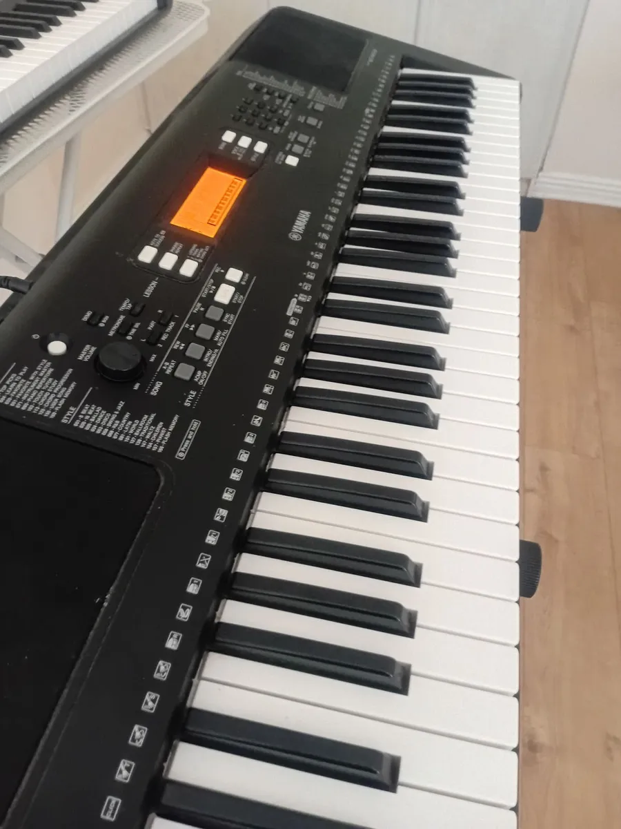 Yamaha PSR-E 363 - Image 1