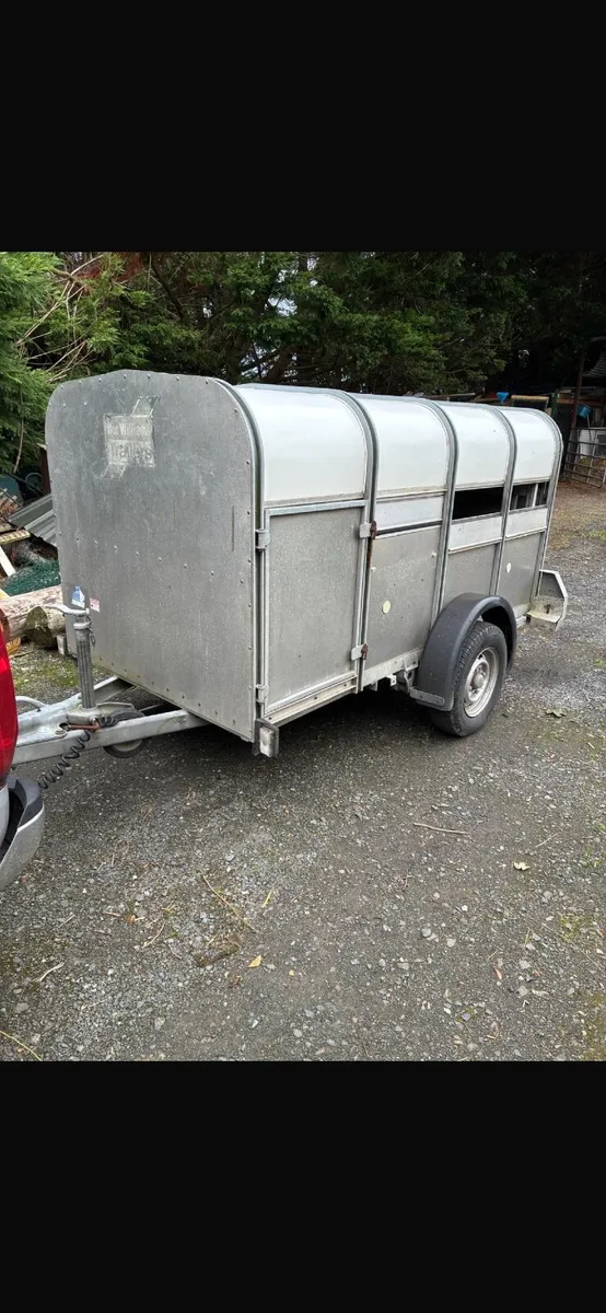 Trailer - Image 2