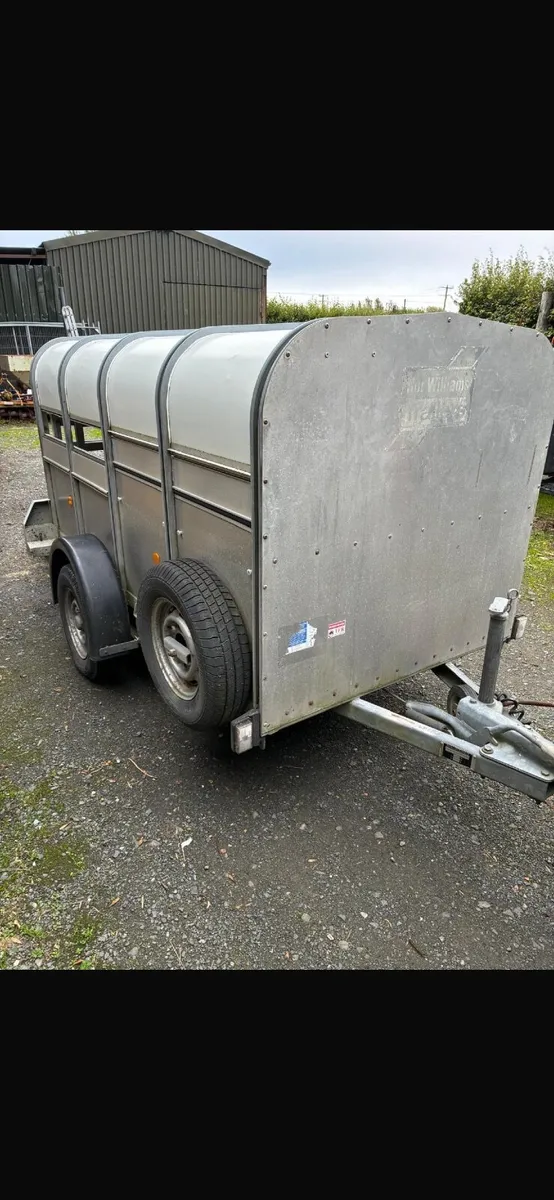 Trailer - Image 1