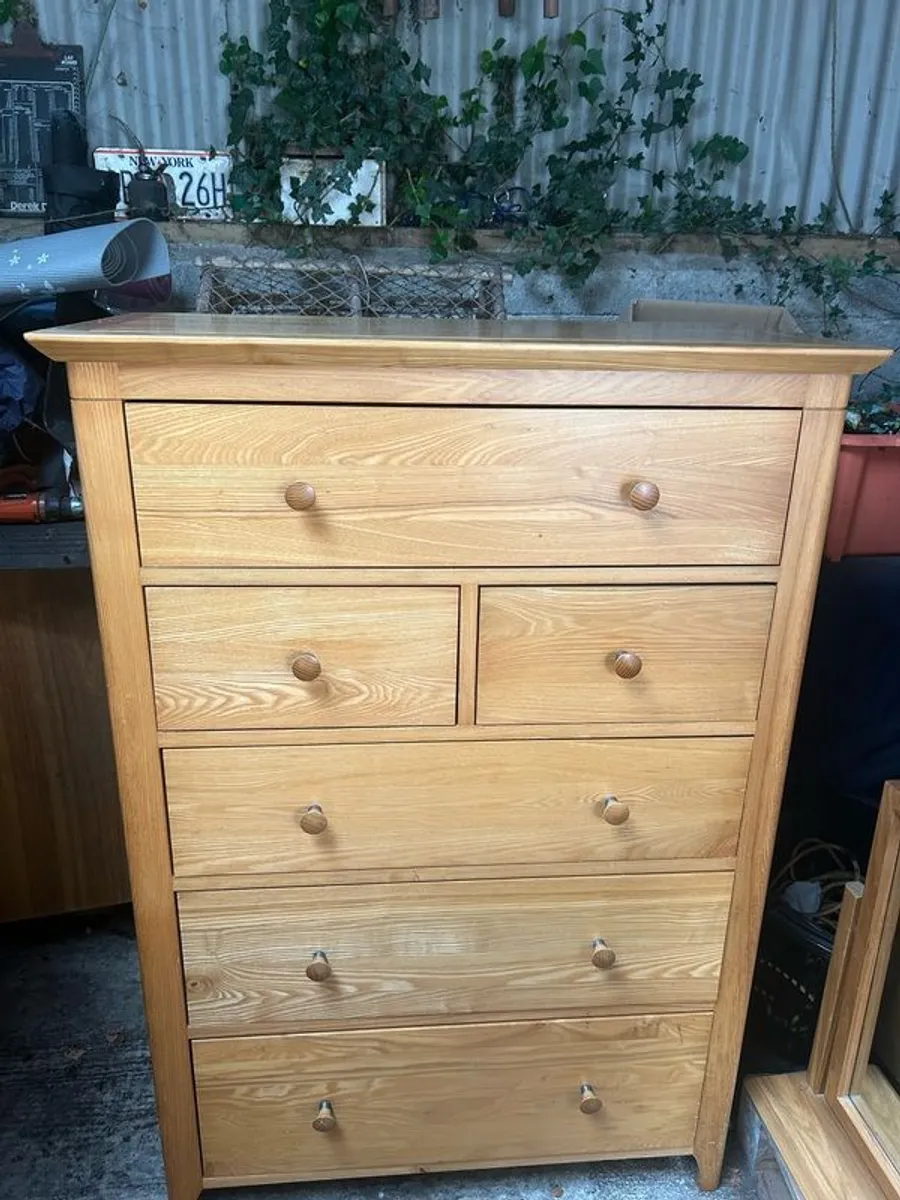 Soild Ash Bedroom furniture - Image 2