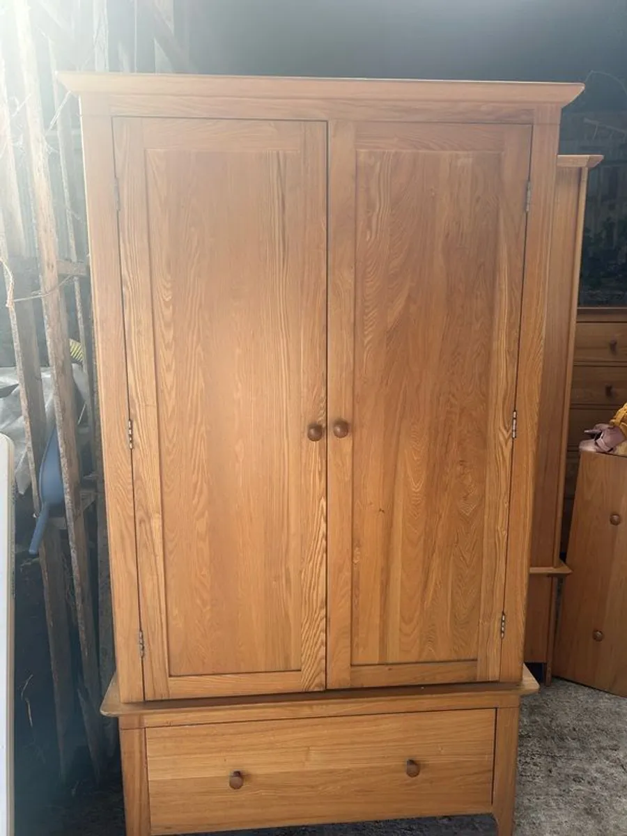 Soild Ash Bedroom furniture - Image 3