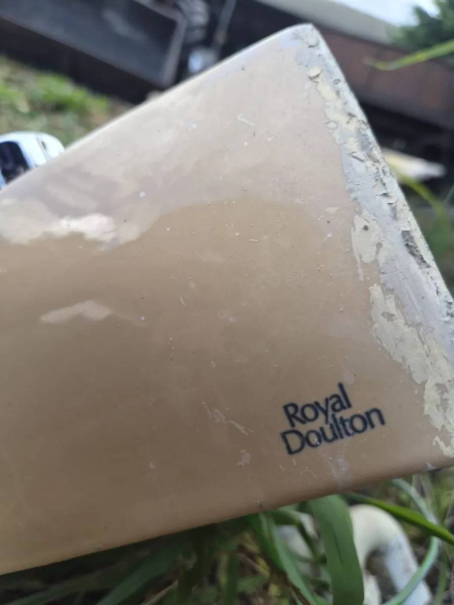 Vintage 1941 Royal Doulton Bathroom Suite for sale - Image 2