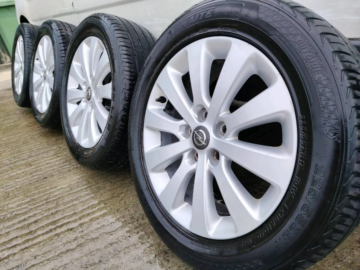 17" Opell Astra alloy wheels - Image 1