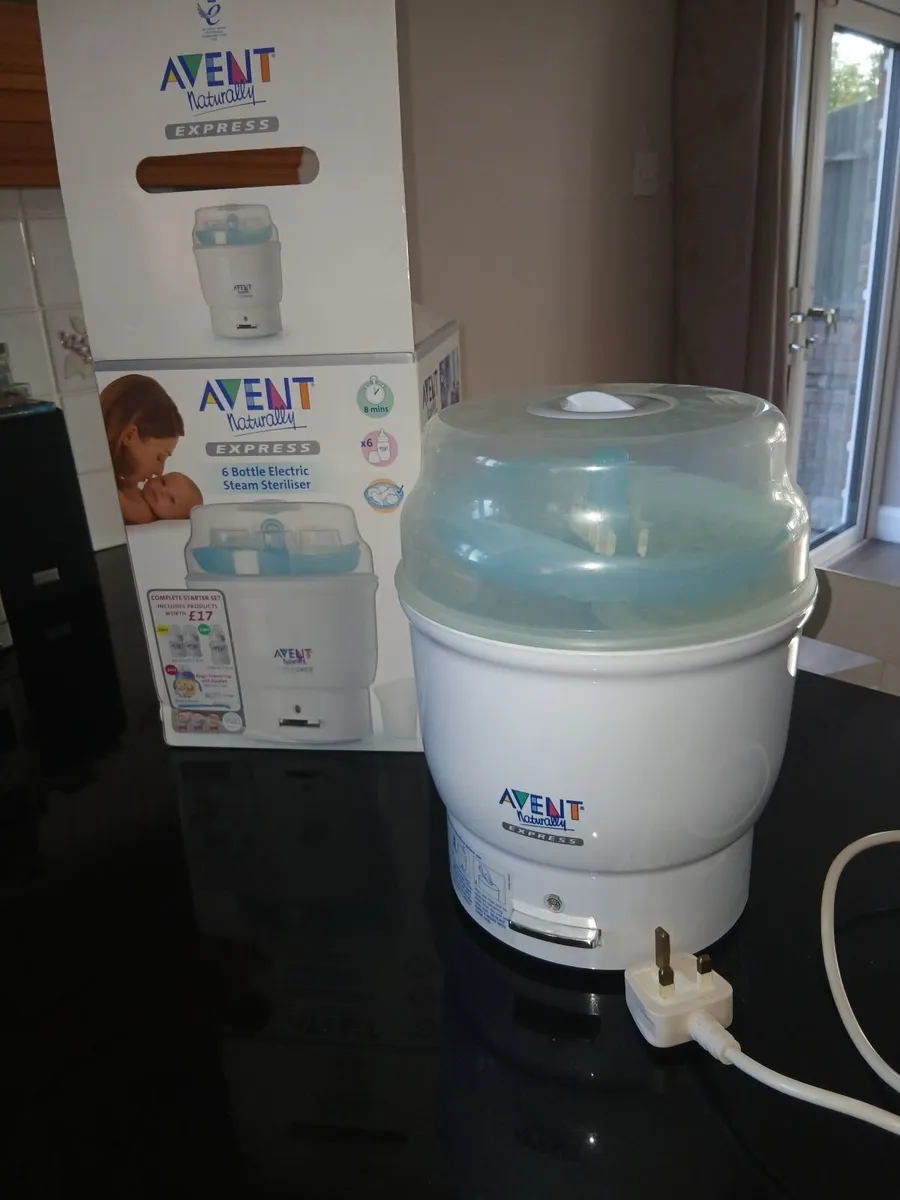 Baby bottle steriliser