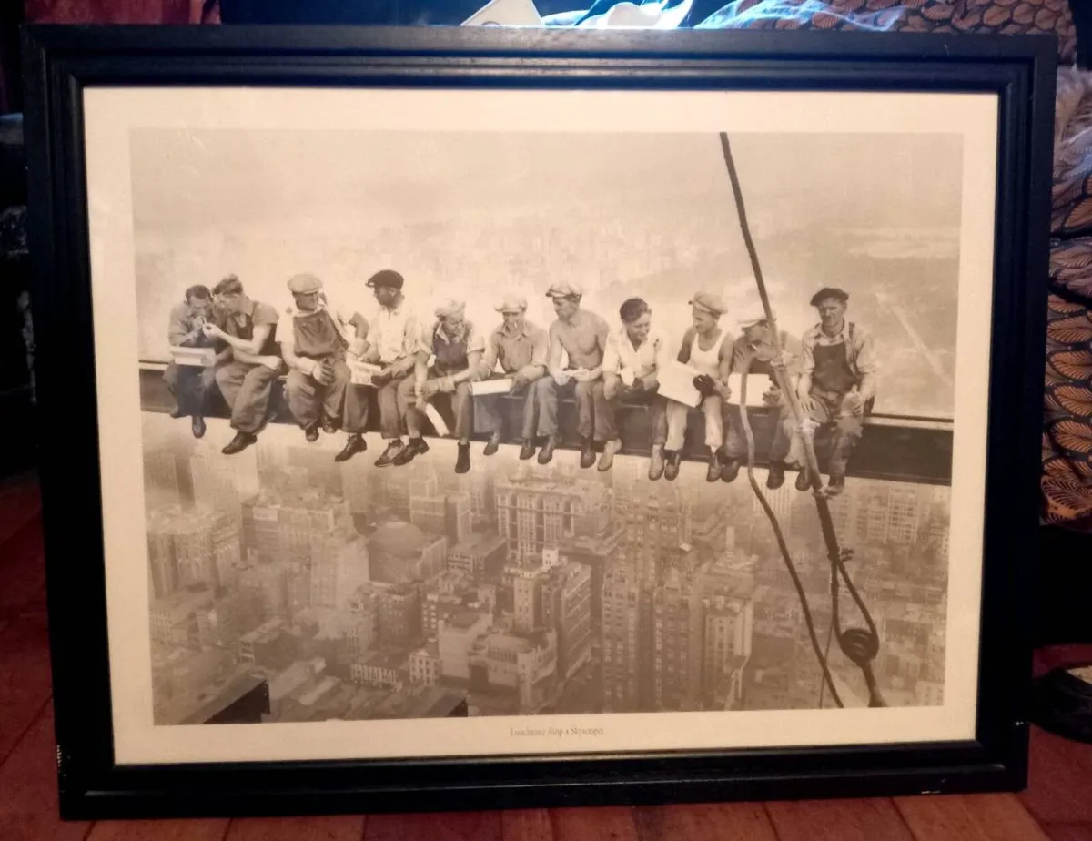 Lunch Atop A Skyscraper Large Picture - Image 2