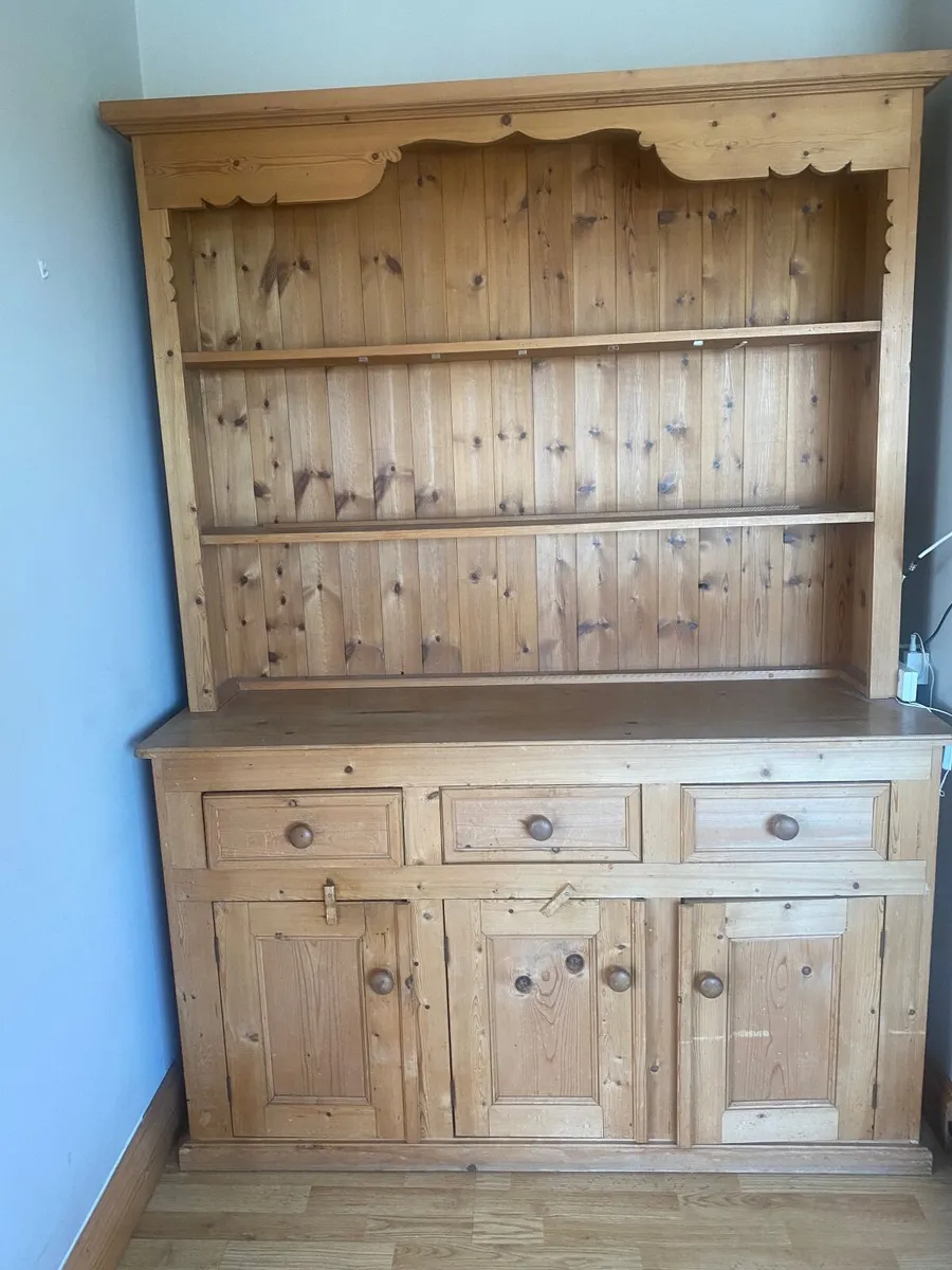 Dresser - Image 1