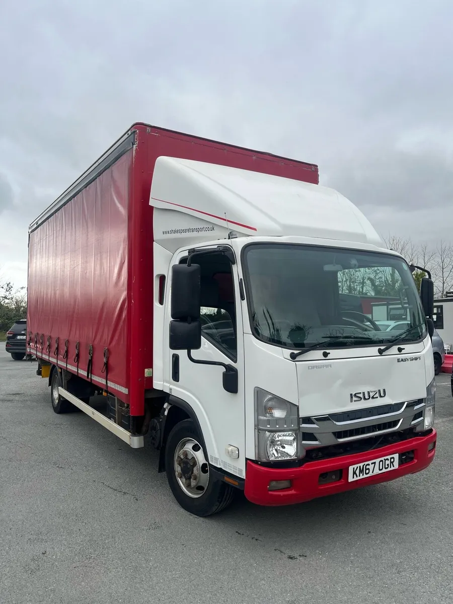 Izuzu truck - Image 1