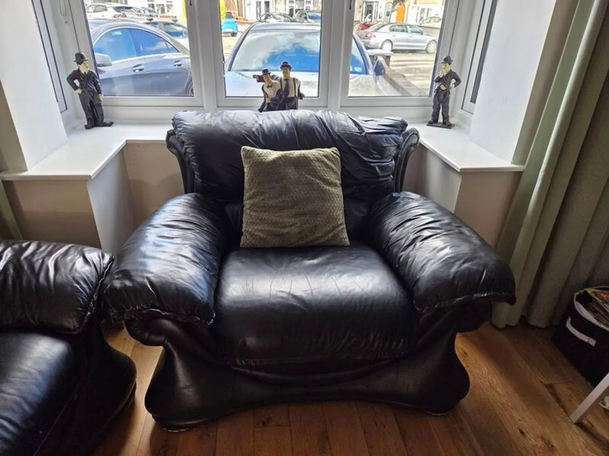 leather couch - Image 3