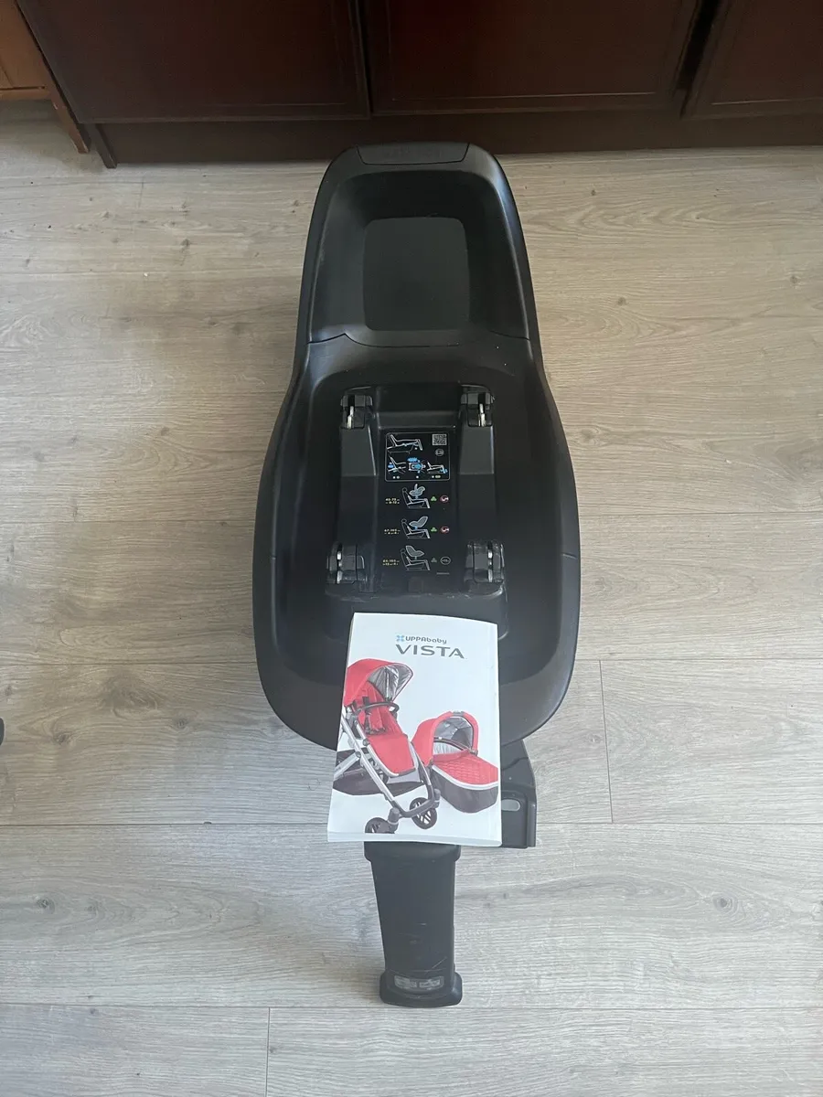 Uppababy vista with car seat isofiz base - Image 4