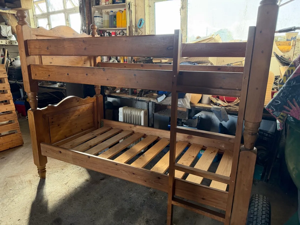 Bunk beds - Image 1